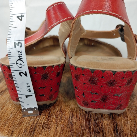 L'Artiste Spring Step Livia Red Floral Leather Buckle Ankle Strap Size 41/9.5-10 - Picture 10 of 11